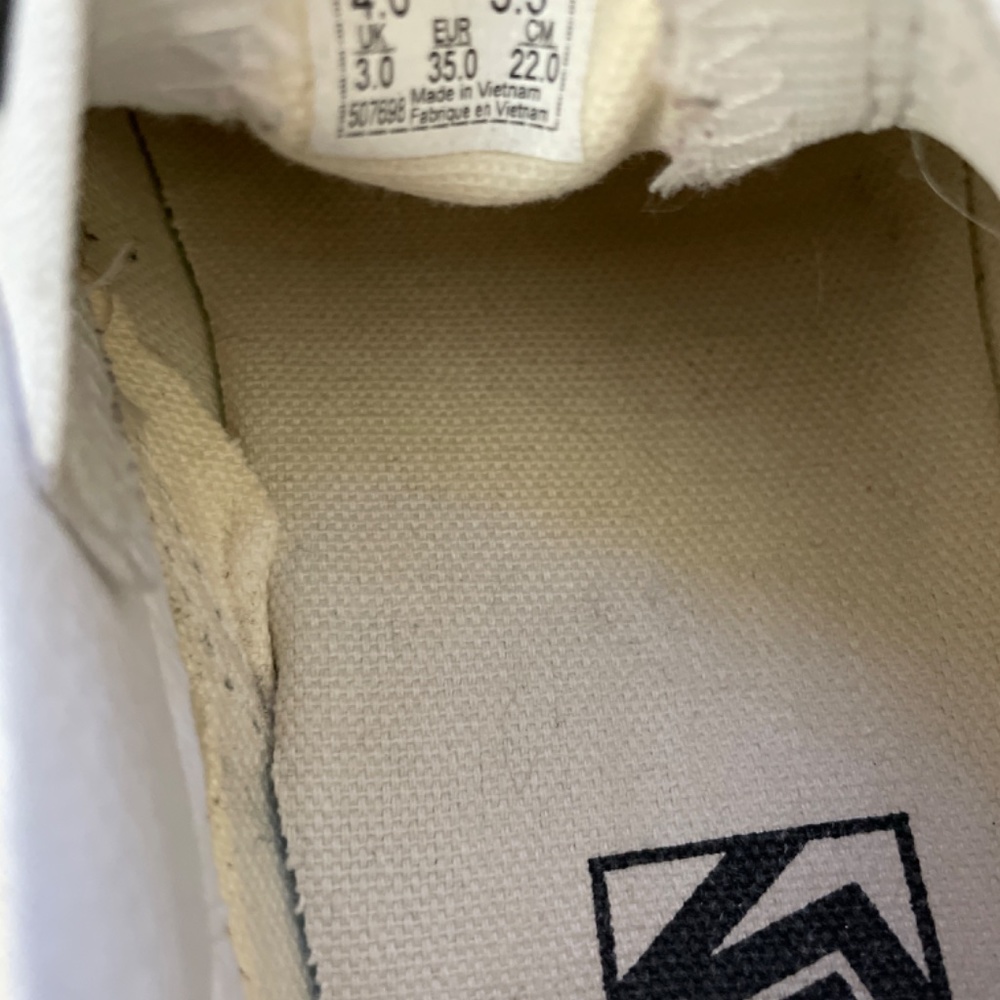 Vans - Picture 3 of 4